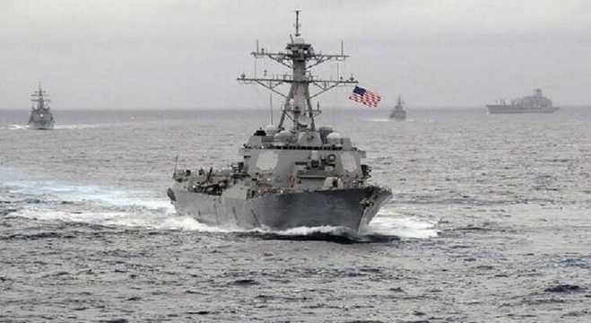 سفينة أمريكية في الخليج
