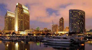 إعلان حالة الطوارئ ب