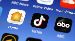 تيك توك  يطمئن  الأس