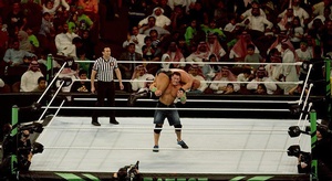 بالفيديو.. مصارعة تص