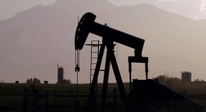 هبوط مخزونات النفط ف