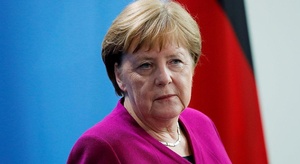 ميركل: مازالت لدينا 