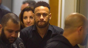 ريال مدريد يقدم عرضا